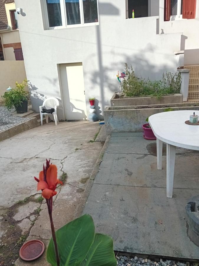 Une Maison En Ville Saint-Denis  Kültér fotó